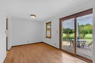 1526 Sycamore Ln, Aurora, IL 60504 - Photo 7