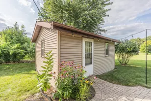 1526 Sycamore Ln, Aurora, IL 60504 - Photo 33