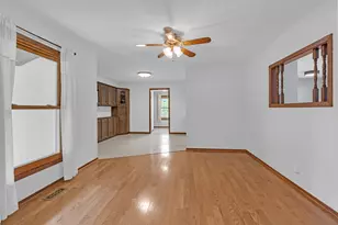 1526 Sycamore Ln, Aurora, IL 60504 - Photo 9