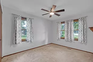 1526 Sycamore Ln, Aurora, IL 60504 - Photo 19