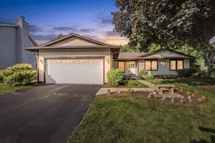 1526 Sycamore Ln, Aurora, IL 60504 - Photo 1