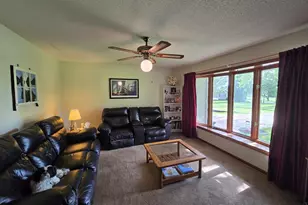 6428 S Oakwood Ln, Polo, IL 61064 - Photo 9