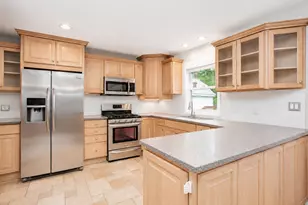 1317 N Oakwood Dr, McHenry, IL 60050 - Photo 3