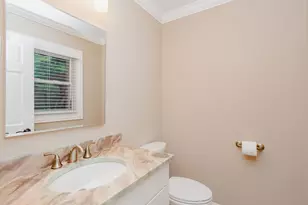 1317 N Oakwood Dr, McHenry, IL 60050 - Photo 9