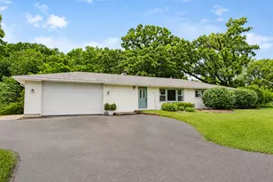 1317 N Oakwood Dr, McHenry, IL 60050 - Photo 1
