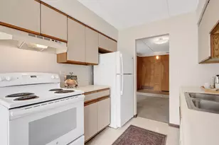 6820 Joliet Rd, Indian Head Park, IL 60525 - Photo 11
