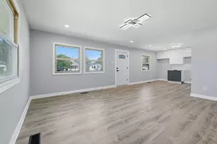 1942 Beacon Ct, Chicago Heights, IL 60411 - Photo 3