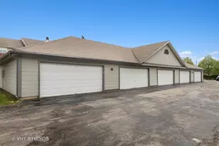 20 Sterling Cir, Wheaton, IL 60189 - Photo 3