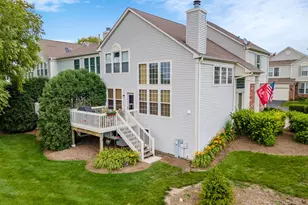 1 Parkside Ct, Algonquin, IL 60102 - Photo 3