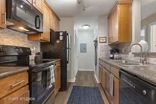 18 Sterling Cir, Wheaton, IL 60189 - Photo 5