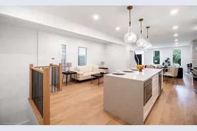 1952 N Bissell Street, Chicago, IL 60614 - Photo 15