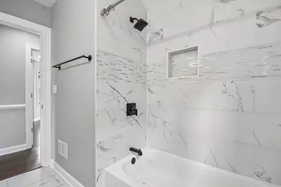 8641 S Constance Avenue, Chicago, IL 60617 - Photo 11
