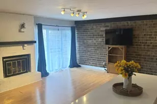 1103 Kenneth Cir, Elgin, IL 60120 - Photo 7
