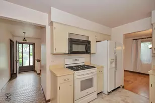 16816 Greenwood Ave, South Holland, IL 60473 - Photo 9