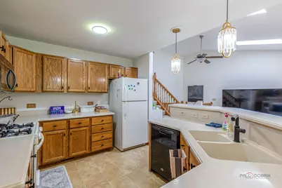 24 Garden Crescent Court, Elgin, IL 60123 - Photo 13