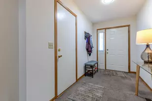 24 Garden Crescent Ct, Elgin, IL 60123 - Photo 7