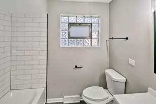7704 McVicker Ave, Burbank, IL 60459 - Photo 9