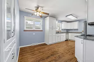 15 S 10th St, Saint Charles, IL 60174 - Photo 5