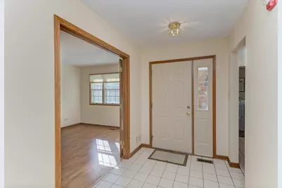 8593 Sandalwood Drive, Darien, IL 60561 - Photo 5