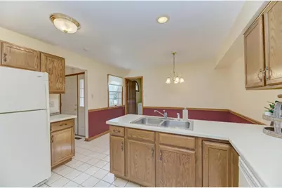 8593 Sandalwood Drive, Darien, IL 60561 - Photo 11