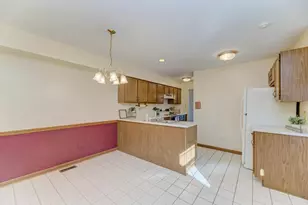8593 Sandalwood Dr, Darien, IL 60561 - Photo 11