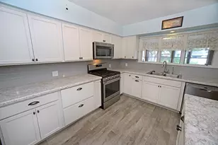 915 Adams St, Ottawa, IL 61350 - Photo 7