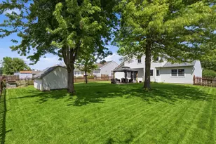 476 Essex Pl, Carol Stream, IL 60188 - Photo 33