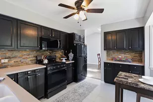 476 Essex Pl, Carol Stream, IL 60188 - Photo 11