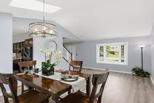 476 Essex Pl, Carol Stream, IL 60188 - Photo 9