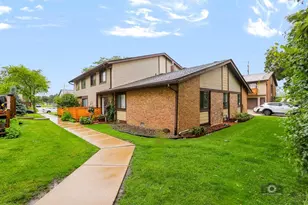 8334 Portsmouth Dr, Darien, IL 60561 - Photo 19