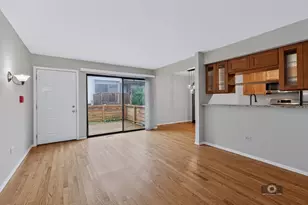 8334 Portsmouth Dr, Darien, IL 60561 - Photo 5