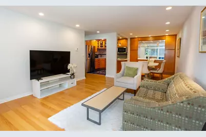 925 Spring Hill Drive #311, Northbrook, IL 60062 - Photo 11