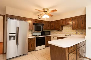 9525 S Kolin Ave, Oak Lawn, IL 60453 - Photo 13