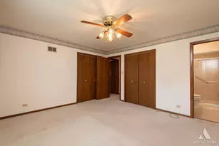 9525 S Kolin Ave, Oak Lawn, IL 60453 - Photo 25