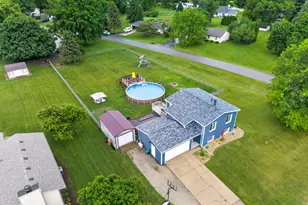 11515 Cedarbrook Rd, Roscoe, IL 61073 - Photo 3