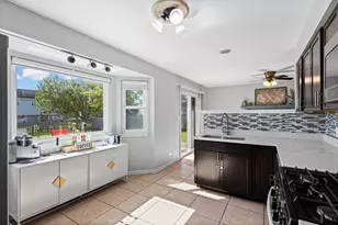 454 Danbury Dr, Carol Stream, IL 60188 - Photo 9