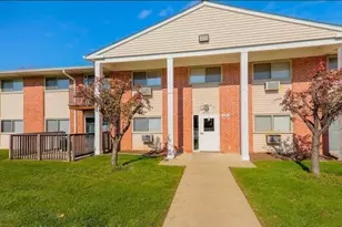 685 E Fullerton Ave, Glendale Heights, IL 60139 - Photo 1