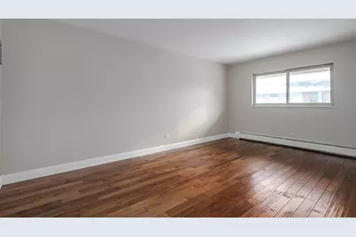 685 E Fullerton Avenue #201, Glendale Heights, IL 60139 - Photo 9