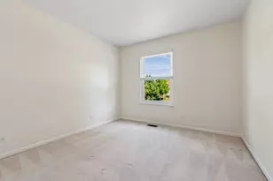 1312 Chesterfield Ln, Grayslake, IL 60030 - Photo 17