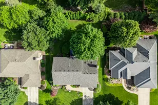 627 Rock Spring Rd, Naperville, IL 60565 - Photo 35