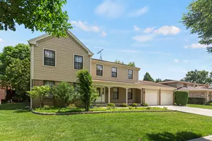 1509 Lori-Lyn Ln, Northbrook, IL 60062 - Photo 1