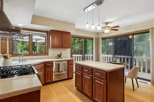 6225 Meyer Rd, Woodridge, IL 60517 - Photo 13