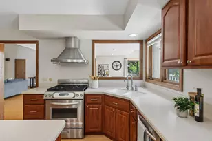 6225 Meyer Rd, Woodridge, IL 60517 - Photo 15
