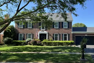 750 Kylemore Dr, Des Plaines, IL 60016 - Photo 1