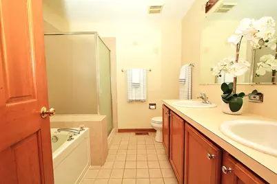 2460 Georgetown Circle, Aurora, IL 60503 - Photo 11