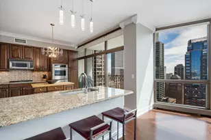 21 E Huron St, Chicago, IL 60611 - Photo 9