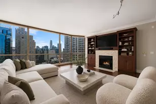 21 E Huron St, Chicago, IL 60611 - Photo 5