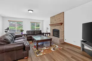 2120 Grand Pointe Trail, Aurora, IL 60503 - Photo 11