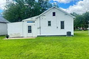 224 W 2nd Pl, Spring Valley, IL 61362 - Photo 5