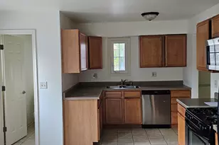 833 Village Quarter Rd, West Dundee, IL 60118 - Photo 5